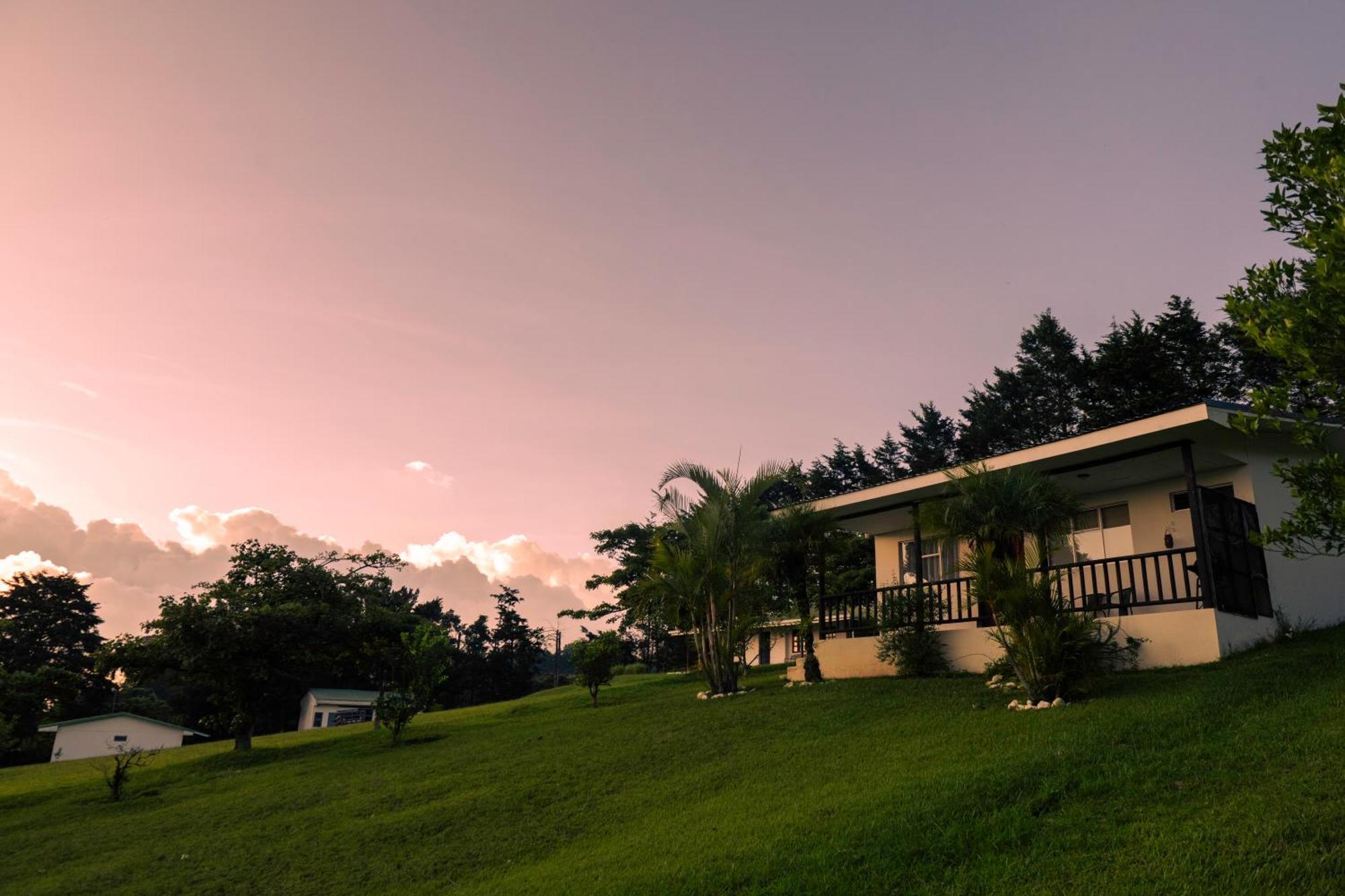 Country House, Cozy Fireplace And An Amazing View Cartago Buitenkant foto