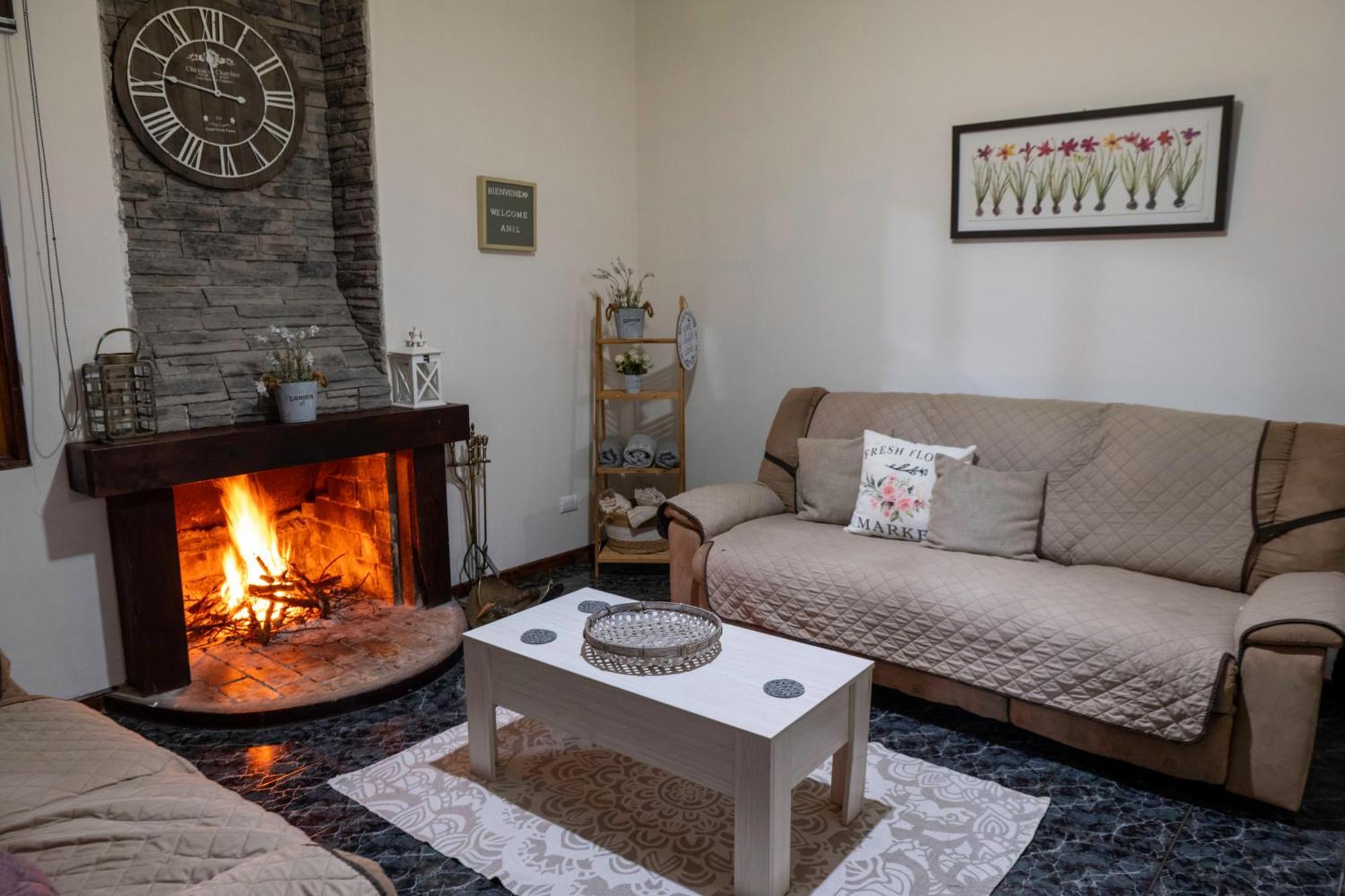 Country House, Cozy Fireplace And An Amazing View Cartago Buitenkant foto